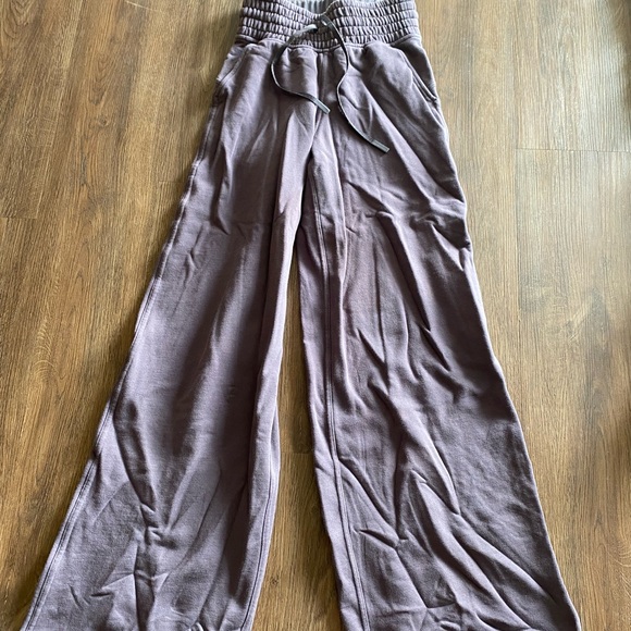 lululemon athletica Pants - LULULEMON sweatpants